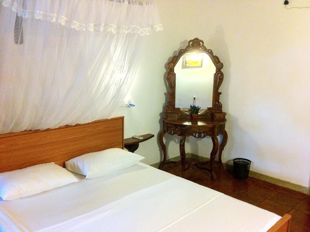 Little Paradise Tourist Guest House And Holiday Home Anuradhapura Quarto foto